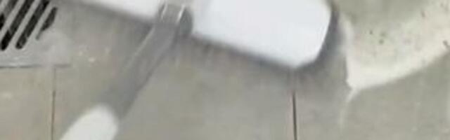 Kad brišete podove u vodu uvek dodajte mrvicu ovog čudesnog praha: Cela kuća će mirisati danima!