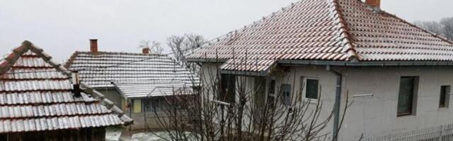 Dve kuće na 3 kilometara od centra, 50 ari placa i to nije sve: Slobodan prodaje imanje za neverovatne pare