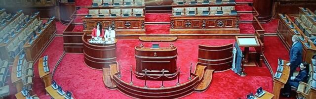 ANA BRNABIĆ PREKINULA SEDNICU SKUPŠTINE! Danas na dnevnom redu samo jedna tačka,  A U SALI BILO SAMO 47 POSLANIKA