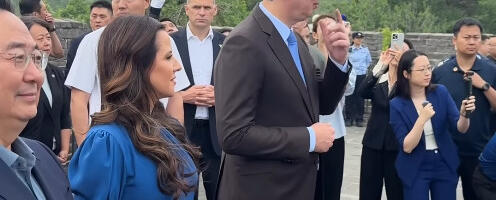 Velika čast za predsednika Vučića: Si mu tokom posete obezbedio super luksuzni ‘Rols Rojs’“ (FOTO)