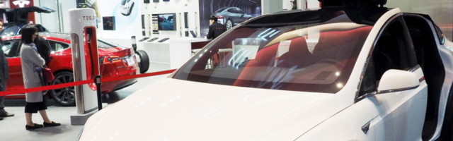 Automobil Tesla upravo je pomogao policiji da uhvati osumnjičenog u nizu zločina koji je počinio iz mržnje!