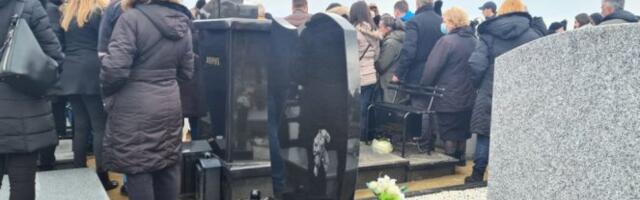 ALEKSANDRA U SREDU NAPALI  I IZBOLI NOŽEM, evo šta je bio MOTIV!