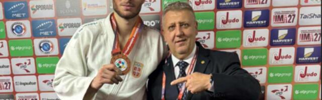 SVETSKA BRONZA ZLATNOG SJAJA Lazar Ždrale ostvario veliki uspeh