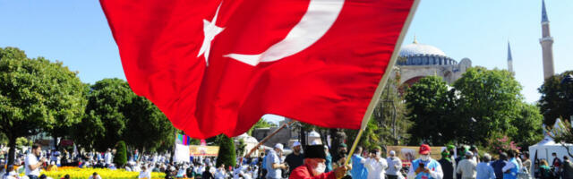 OPŠTA MAKLJAŽA U TURSKOM PARLAMENTU: Poslanici se tukli deset minuta, pa nastavili sednicu kao da se ništa nije desilo (VIDEO)