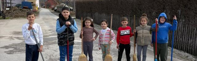 Ovo je danas najlepša slika iz Srbije! Divan gest sedmoro mališana iz sela Mršinci kod Čačka: Bravo!