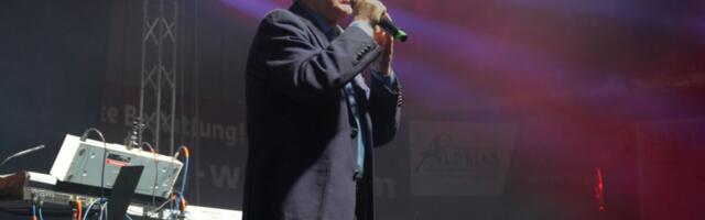 Dvadeset godina nakon solističkog koncerta: Kemal Malovčić sprema da opet zapali Tašmajdan uz Južni vetar VIDEO