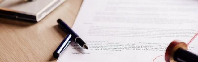 NOTARI PODIGLI CENE! Naknade porasle sa 600 na 1.440 dinara: Objavljen novi cenovnik usluga javnih beležnika