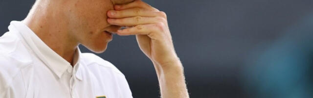 Italijani ogorčeni, osuli drvlje i kamenje po Sineru: Igra samo kada uzima milione, njegove odluke su sramotne