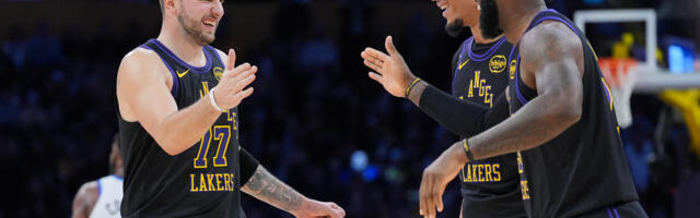 NBA: Dončić vodio Lejkerse do pobede protiv Jute, Lebron pretekao Redžija Milera na listi trojkaša