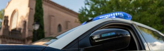 PROSLAVILA SINOVIMA 3. ROĐENDAN, PA S NJIMA SKOČILA SA TERASE! Detalji užasa u zgradi, žena izvršila samoubistvo! Evo šta je sa BLIZANCIMA