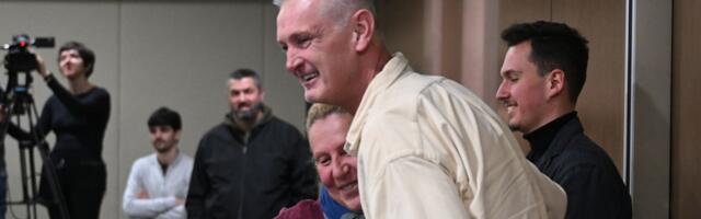 Paspalj iznenadio poznatu novinarku pitanjem, a ono što je uradio posle toga izazvalo je apaluz svih prisutnih /VIDEO/