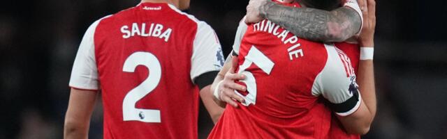 Arsenal na korak do prve titule posle 22 godine, evo kako Srbin može da reši sezonu u Premijer ligi