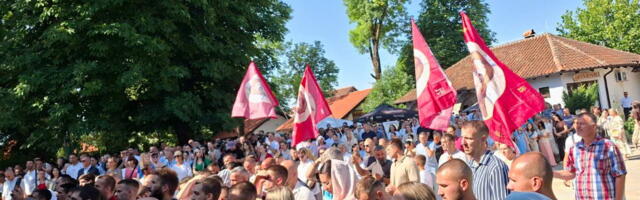 ''SRPSKE MAJKE RAĐAJU JUNAKE" Vernici u Gračanici sa mitropolitom Joanikijem proslavljaju Vidovdan: "Kosovo je duhovno i istorijsko ognjište srpskog naroda"