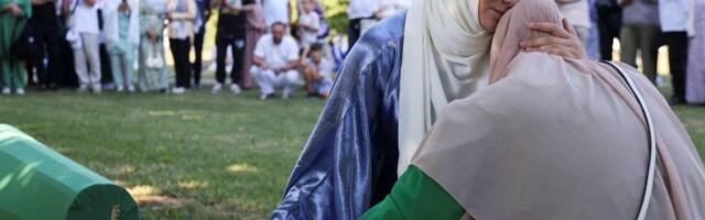 Pomen žrtvama genocida u Srebrenici, napadnut Vladimir Arsenijević u Beogradu: ‘Nema političke volje da se pronađu počinioci’