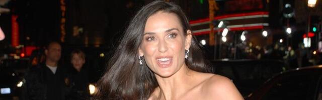 Demi Mur letuje u Grčkoj: Pokazala neverovatnu figuru (FOTO)