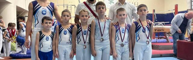 Novi uspesi gimnastičara iz Niša - Dušan Đorđević doneo pet medalja