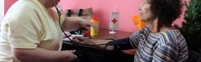 DESPOTOVAČKI CRVENI KRST NE ZABORVALjA STARIJE SUGRAĐANE: medicinsko osoblje posetilo meštane Resavice (FOTO)