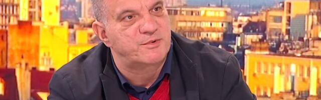 Ministar sa otkopčanim šlicem: Dejan Vuk Stanković u degutantnom izdanju u dečijem kampu (FOTO)