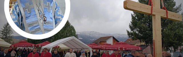 SRBI U BRATUNCU PODIŽU NOVI HRAM: Mitropolit Hrizostom osveštao zemljište na kome će nići svetinja posvećena Svetom Savi