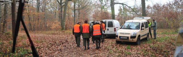 Kopao po njivi i naišao na neobičan predmet iz 14. veka: Na njemu lik svetice, a gotičkim pismom je ovo ugravirano!