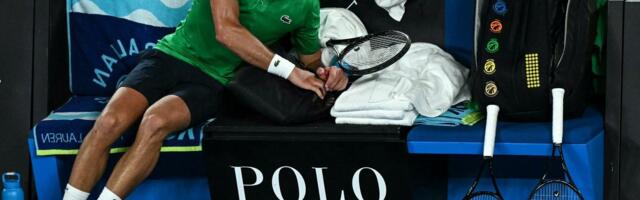 Dramatične scene u Australiji, Novak se umalo onesvestio, jedva diše i hvata se za grudi...