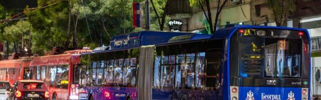 Sprečena otmica autobusa punog putnika: Vozač savladao naoružanog napadača