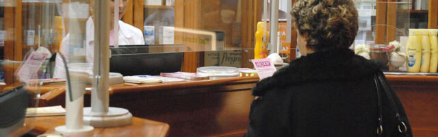 Fiziološki rastvor u apotekama: „Prvo smo dobijali po 10, pa po pet boca, a već dve nedelje nijednu“