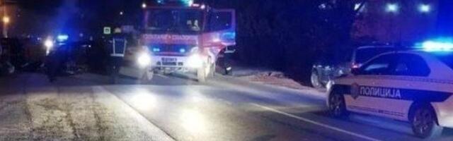 Jeziva nesreća na auto-putu kod Velike Plane! Kombi prevrnut nasred puta, krhotine rasute svuda (VIDEO)