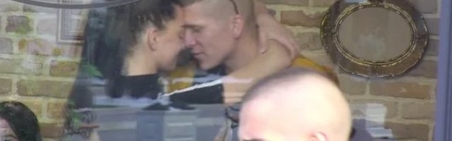 PRIBIO JE UZ ZID, PA KRENUO U AKCIJU! Čorba rešen da SMUVA Taru, ona uvijala KUKOVIMA OKO NJEGA! SVE PRŠTI OD STRASTI (VIDEO)