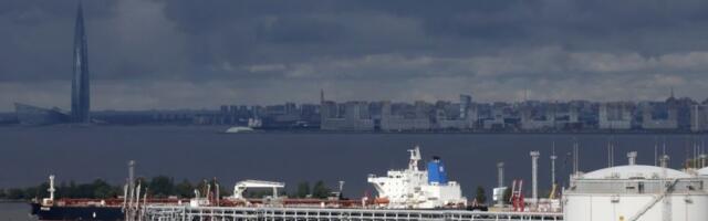 „Budžet gubi milijarde“: Cene ruske nafte naglo padaju pod pritiskom američkih sankcija