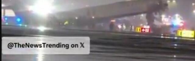 UŽAS U NJUJORKU: Avion se zakucao u vozilo pri sletanju - ima teško povređenih! (VIDEO)