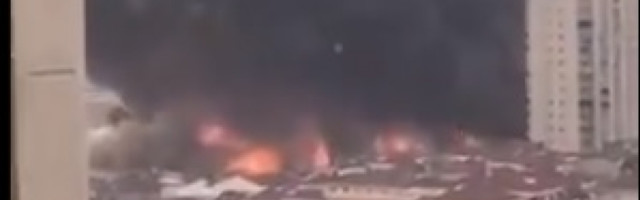 SNAŽNA EKSPLOZIJA U TURSKOJ:  Gust crni dim se nadvio nad Istanbulom (VIDEO)