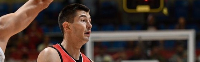 Zvezdina čelična odbrana pokrila napadačke nedostatke, Mitrović oborio Budućnost u derbiju