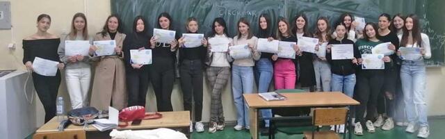Učenice Zrenjaninske gimnazije u projektu „Girls Go Circular“: Evo o čemu je reč