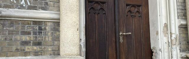 FOTO: Obnovljena bočna vrata na Katedrali