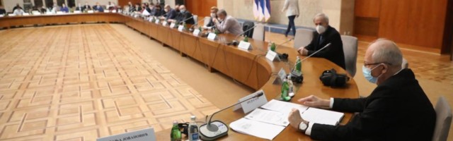 Čekaju nas nove mere protiv korona virusa - kovid propusnice su sve izvesnije, kao i manji broj ljudi na okupljanjima
