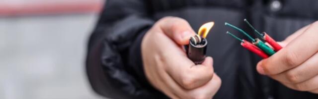 Petarda mu raznela ruku i grudni koš! Muškarac (63) koristio pirotehniku kućne radinosti pa poginuo - policija zatekla horor u njegovom domu