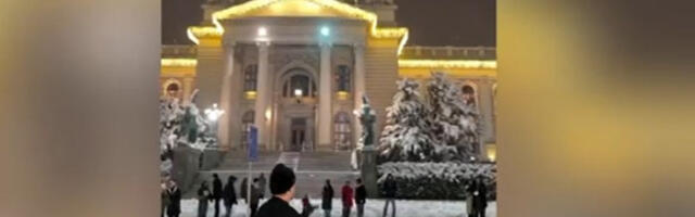 Блокадерска грудва изазвала лавину подсмеха