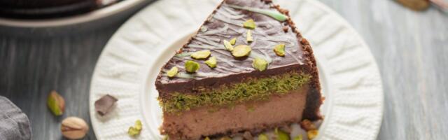 Recept za Dubai tortu: Inspirisana popularnim slatkišem, puna je kadaifa, pistać krema i čokolade