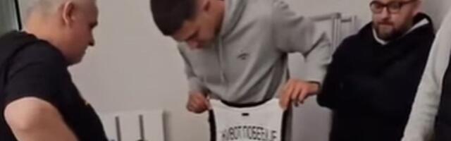 Otkriven herojski čin na utakmici Partizana: Navijaču Saši spasen život, igrači ga posetili u bolnici