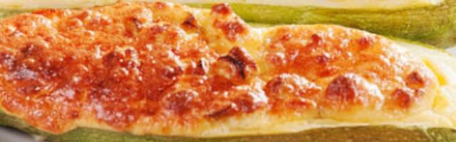 Ovako se pretvaraju u pravo malo gastronomsko čudo: Tikvice punjene povrćem i sirom iz rerne