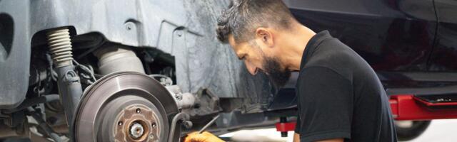 Zamena kočionih pločica na automobilu: Da li se menjaju po osovini ili na svim točkovima?