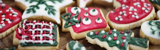 SUPER TRIKOVI ZA SPAS KOLAČA: Redak čoko preliv spasete kokosovim uljem, u testo koje se mrvi dodajte žumance!