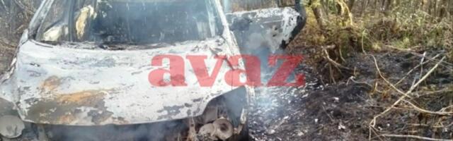 Ovo je automobil kojim su pobegli pljačkaši: Vlasnika zlatare vezali, jedan od aktera uhapšen (FOTO/VIDEO)