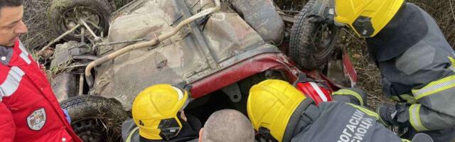 Brza intervencija vatrogasaca nakon teške nesreće kod Jovanovca, jedno lice stradalo na licu mesta