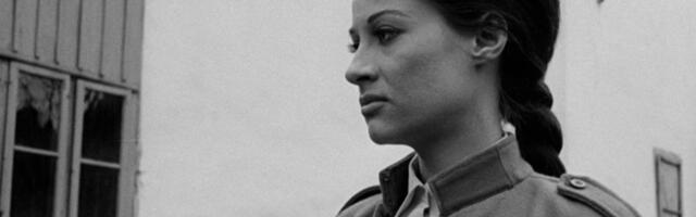 Tito me je poljubio, a onda sam videla da ga je Jovanka gurnula laktom: Pozvali su me na Taru, on dolazi, a orkestra nema