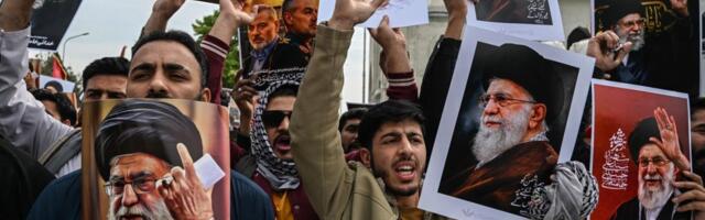 PROTEST U PAKISTANU ZBOG UBISTVA ALIJA HAMNEIJA, SKANDIRAJU "SMRT IZRAELU": Stotine šiitskih demonstranata na ulicama Islamabada uz jake policijske snage (FOTO)