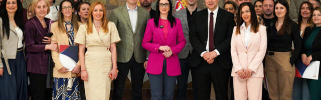 Жарић Ковачевић уручила мајкама решења о субвенцијама за куповину прве некретнине