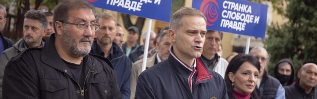 "SNS vlast zavila u crno Kikindu i celu Srbiju"