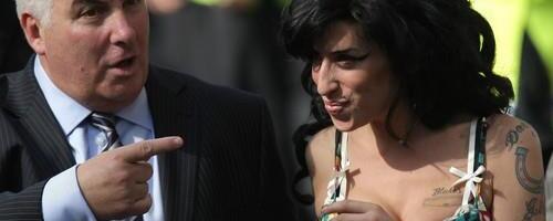 Posle 14 godina razotkrivena najmračnija tajna: Posle smrti Ejmi Vajnhaus najbolje prijateljice "orobile" stan i rasprodale njene stvari za 730.000 funti